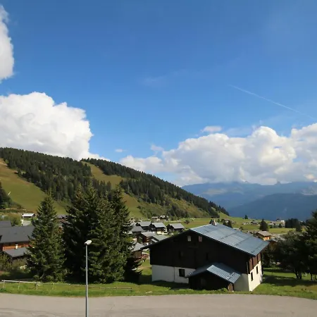2 Pieces Pour 6 Personnes Aux Saisies, Proche Des Pistes Et Commerces - Fr-1-293-6