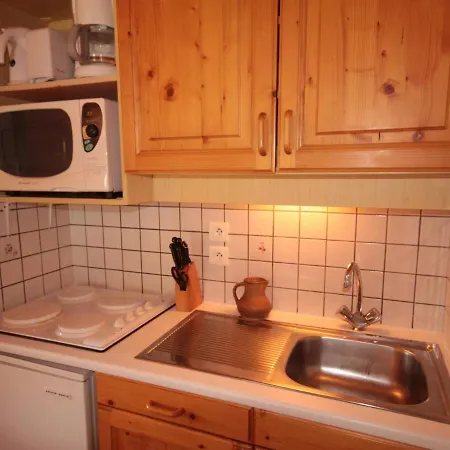 2 Pieces Pour 6 Personnes Aux Saisies, Proche Des Pistes Et Commerces - Fr-1-293-6 Apartment *